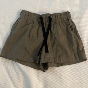 Green and black linen Babaton shorts size xxs